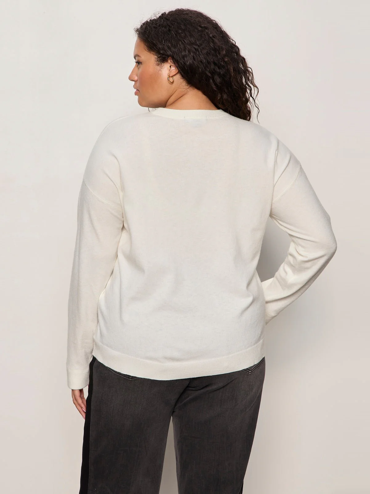 24/7 Popover Chalk With Black Extended Sizing - Image 4