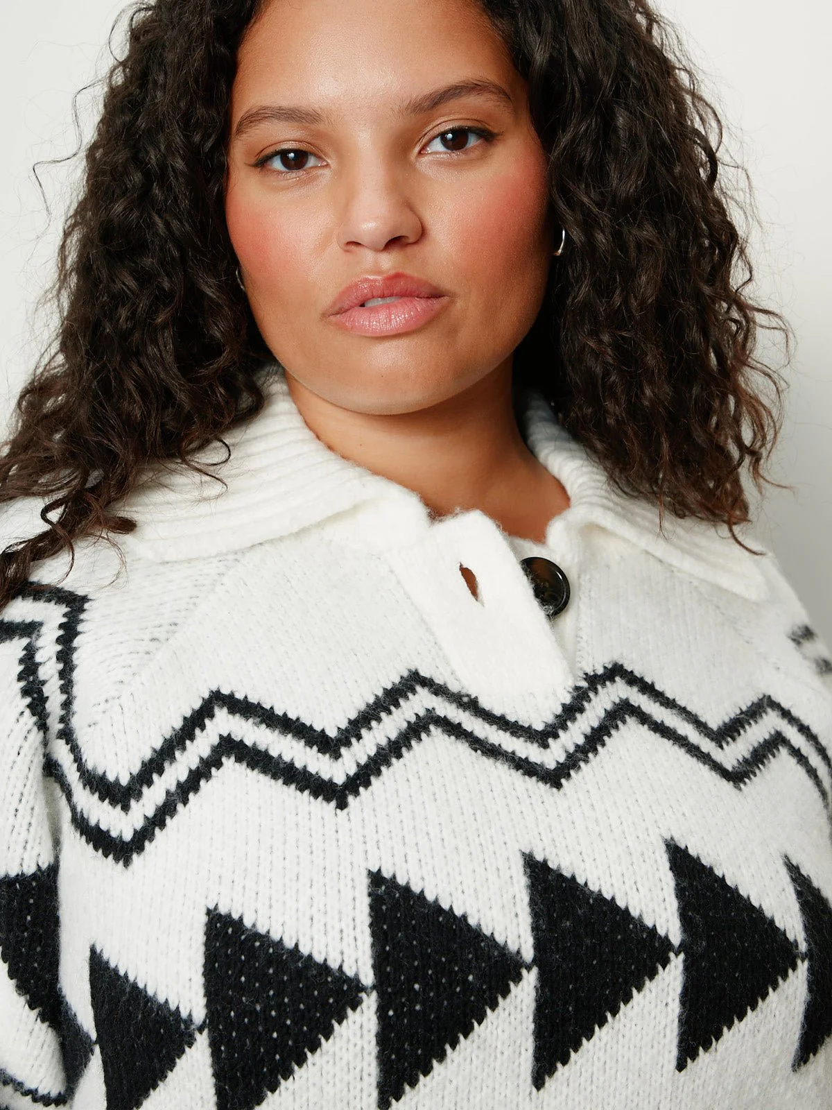 Below Zero Fairisle Popover Chalk And Black Fairisle Extended Sizing - Image 5