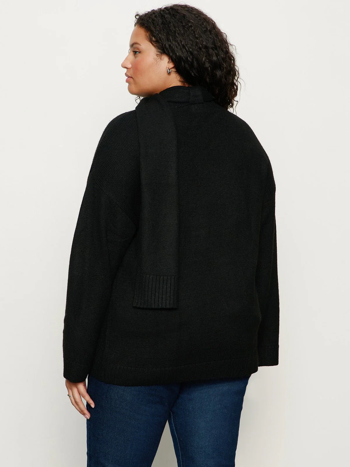 Go-To Sweater Black Extended Sizing - Image 2