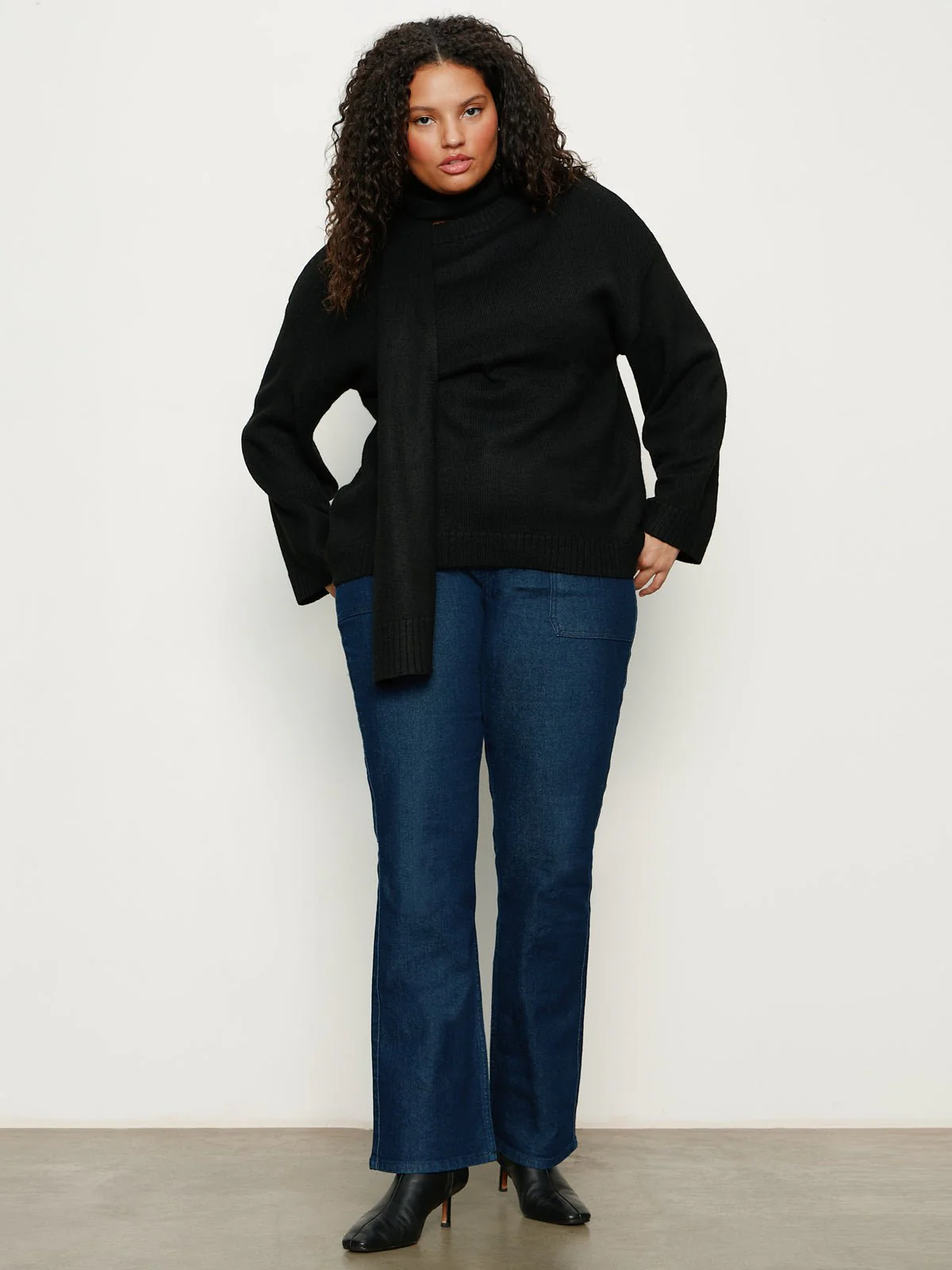 Go-To Sweater Black Extended Sizing - Image 5