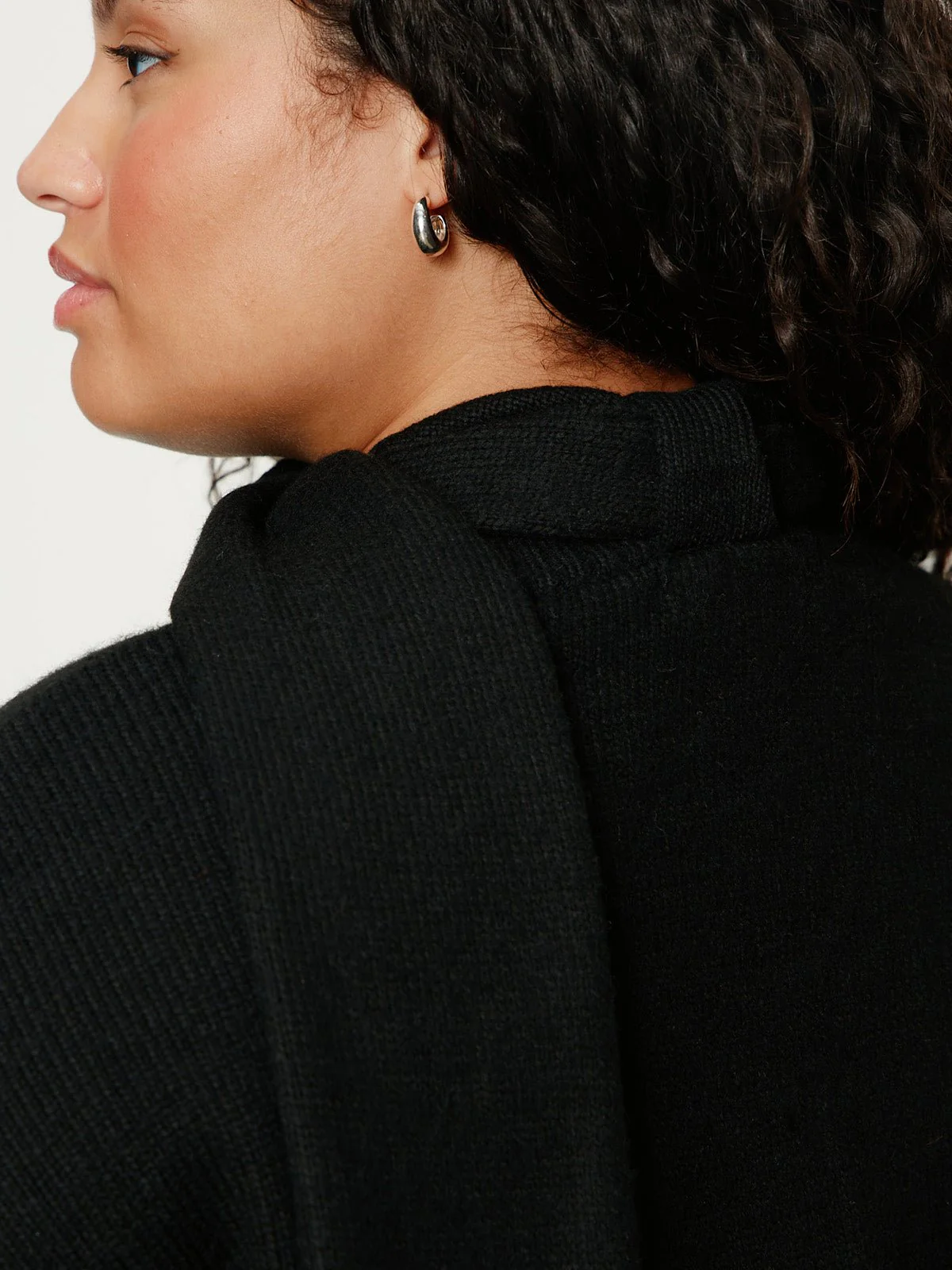 Go-To Sweater Black Extended Sizing - Image 6