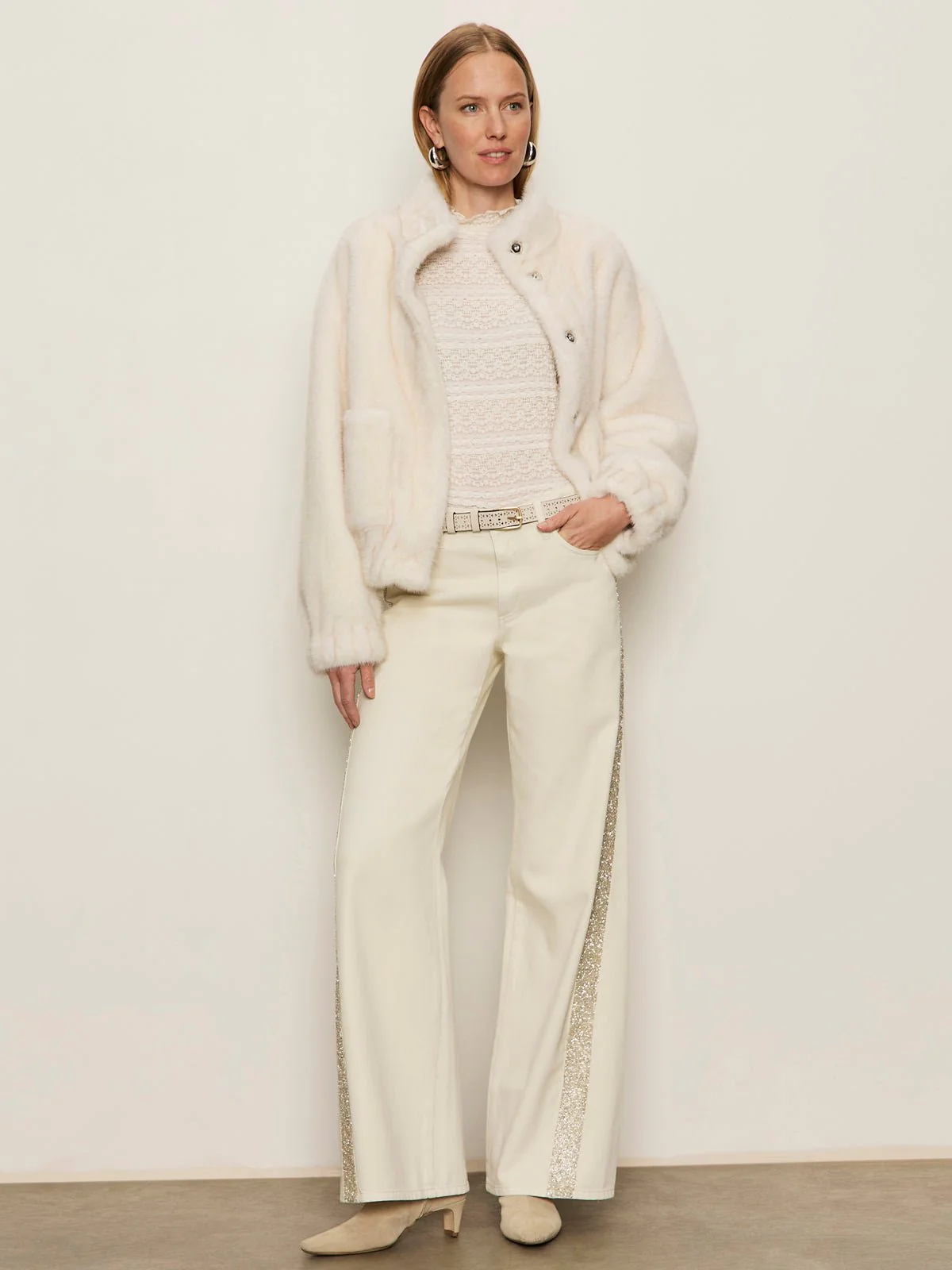 High Crew Lace Tee Chalk - Image 6