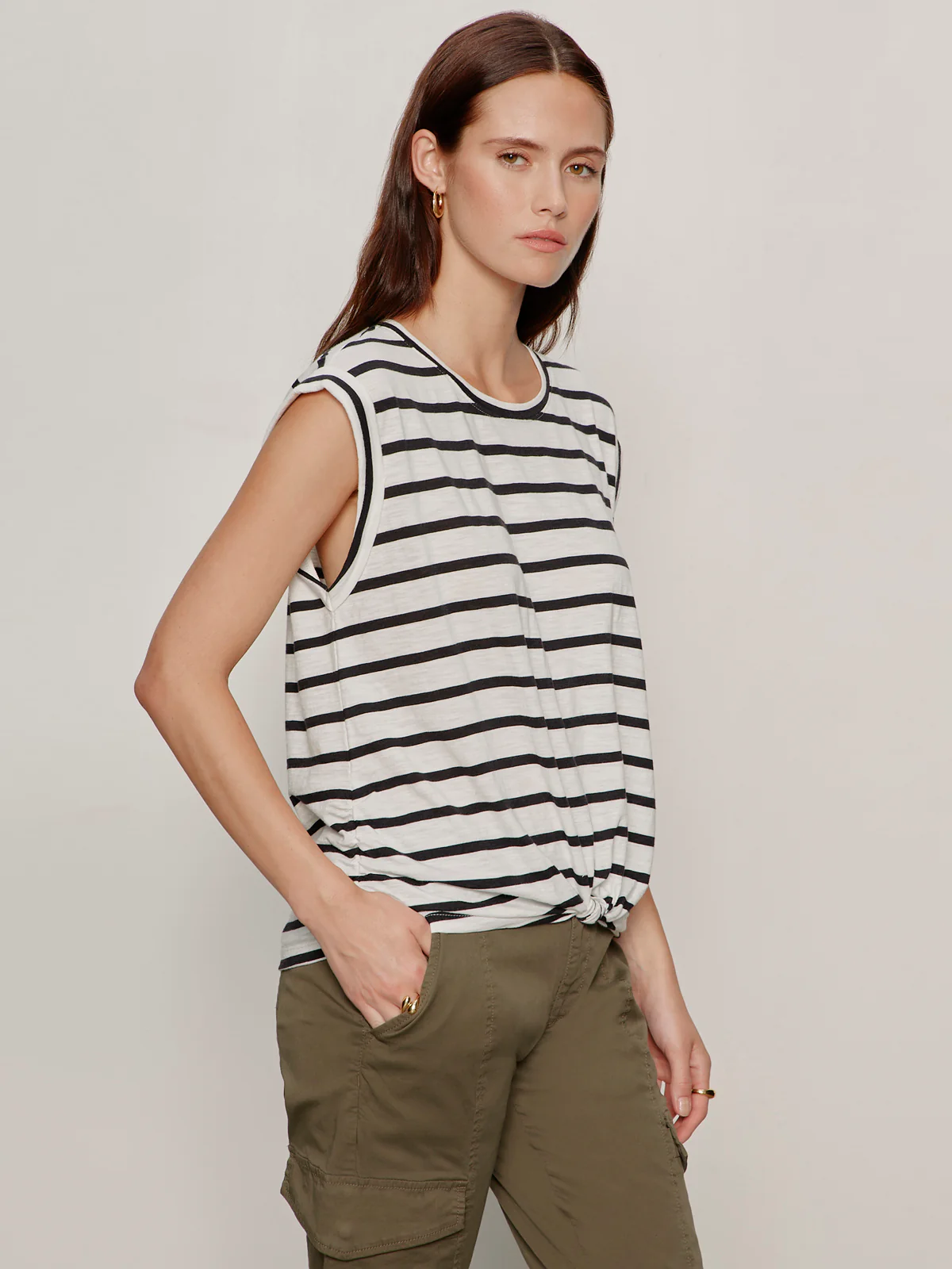 Knotted Muscle Tee Chalk/Black Stripe - Image 3