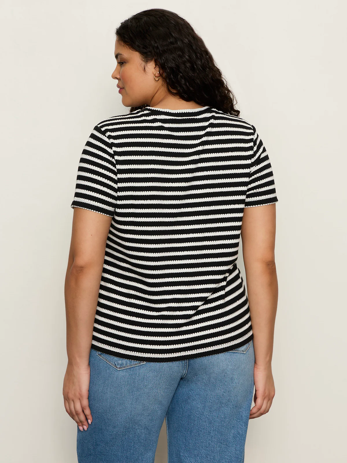 Perfect Textured Tee Black/Chalk Stripe Extended Sizing - Image 2