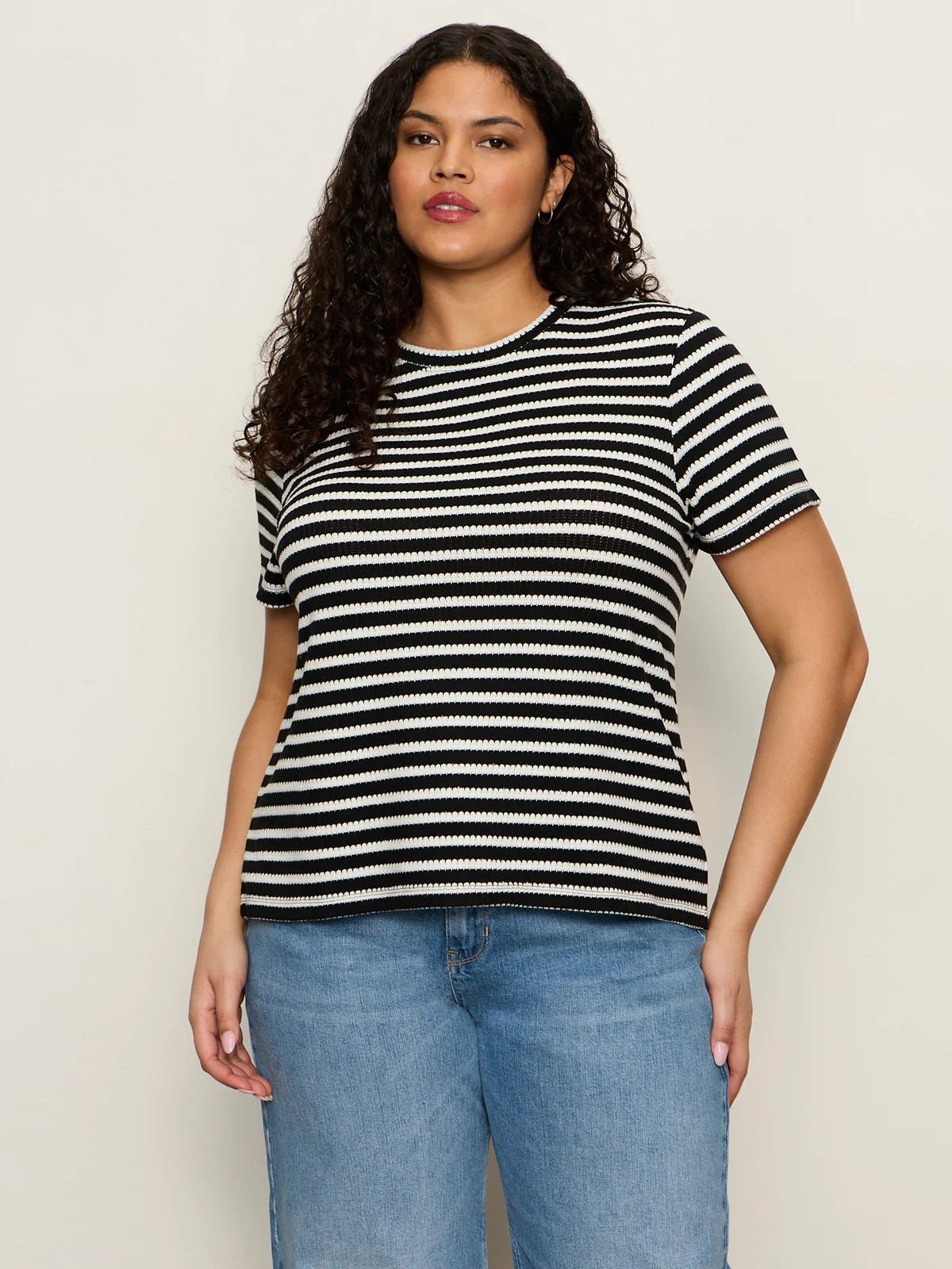 Perfect Textured Tee Black/Chalk Stripe Extended Sizing - Image 3