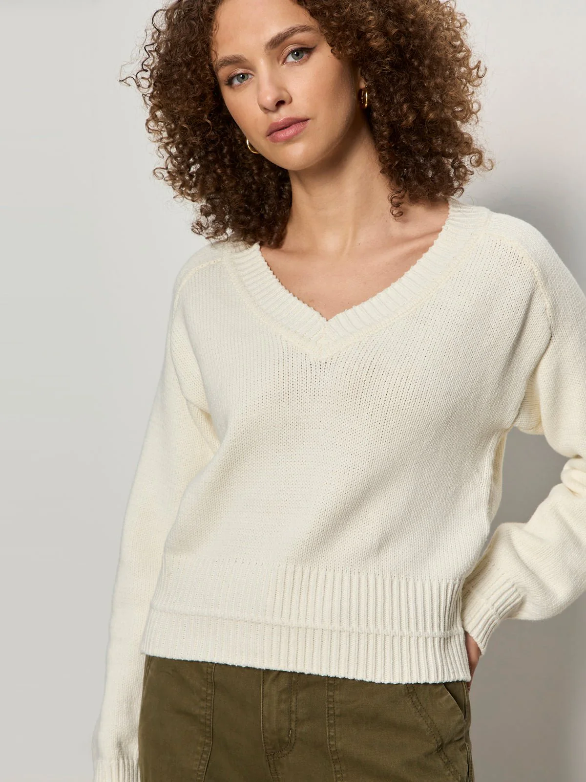 Perfect V-Neck Sweater Vintage Ivory - Image 4