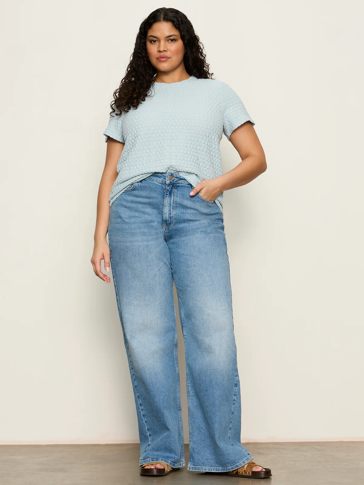 Pucker Up Perfect Tee Blue Aura Extended Sizing - Image 5