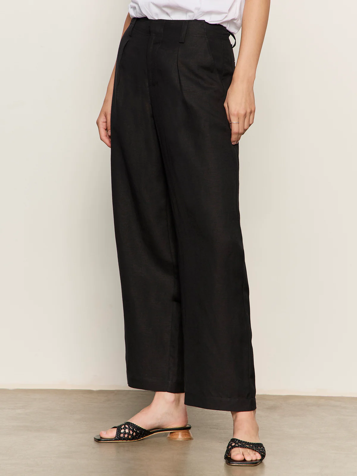 Scout Linen Barrel Pant Black - Image 3