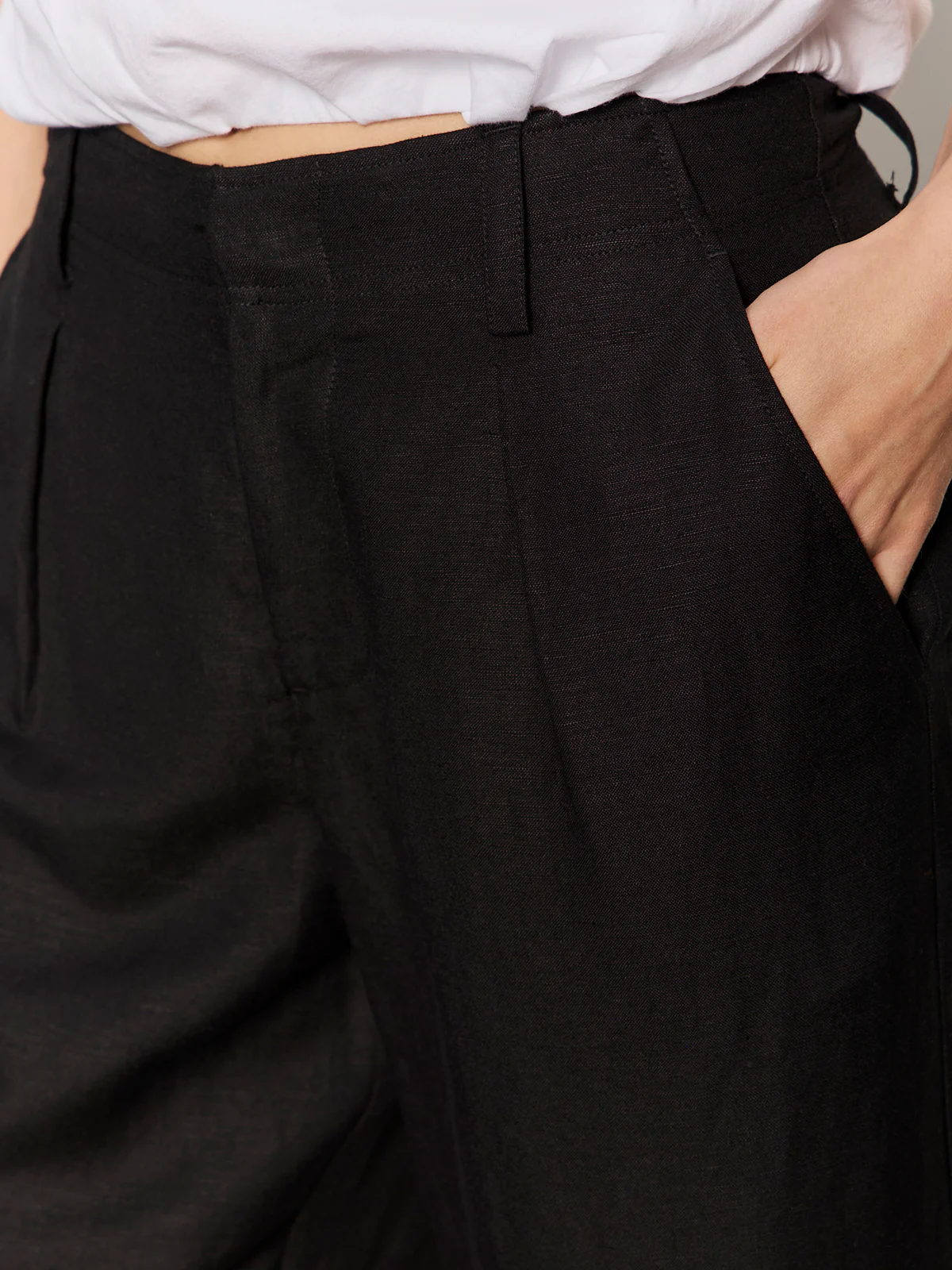 Scout Linen Barrel Pant Black - Image 5