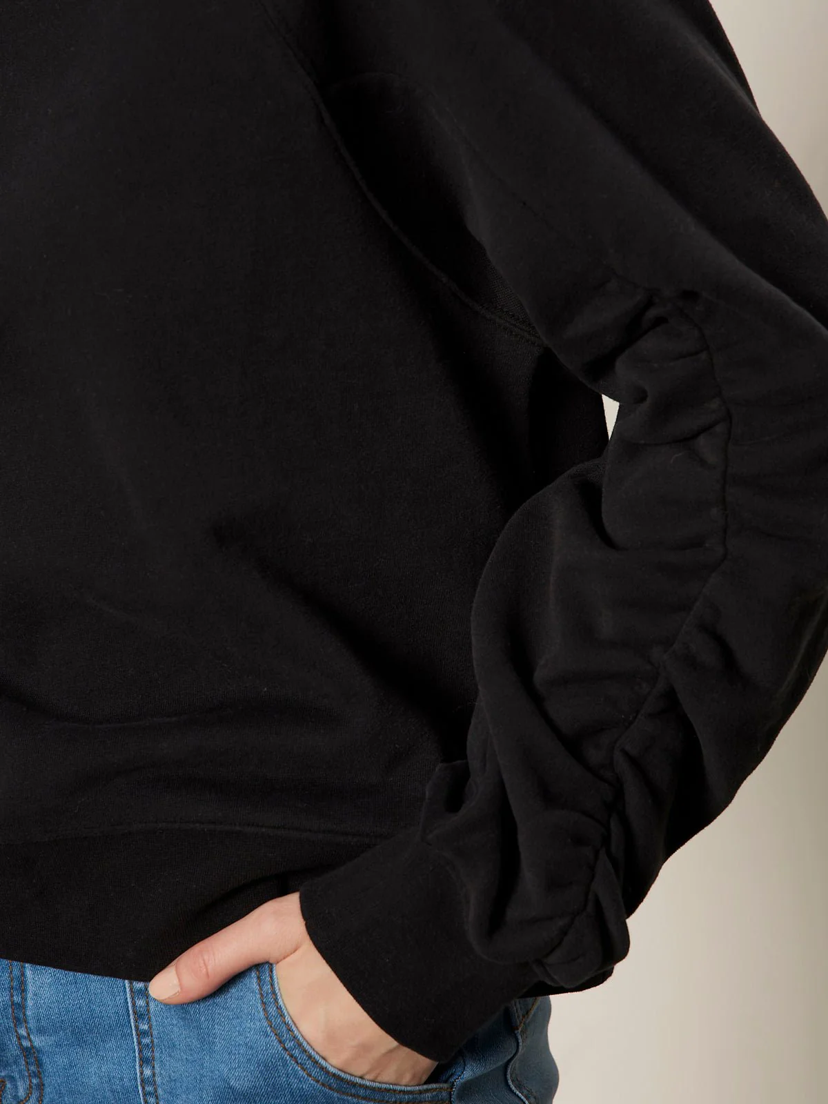 Shirred Sleeve Sweatshirt Black - Image 4
