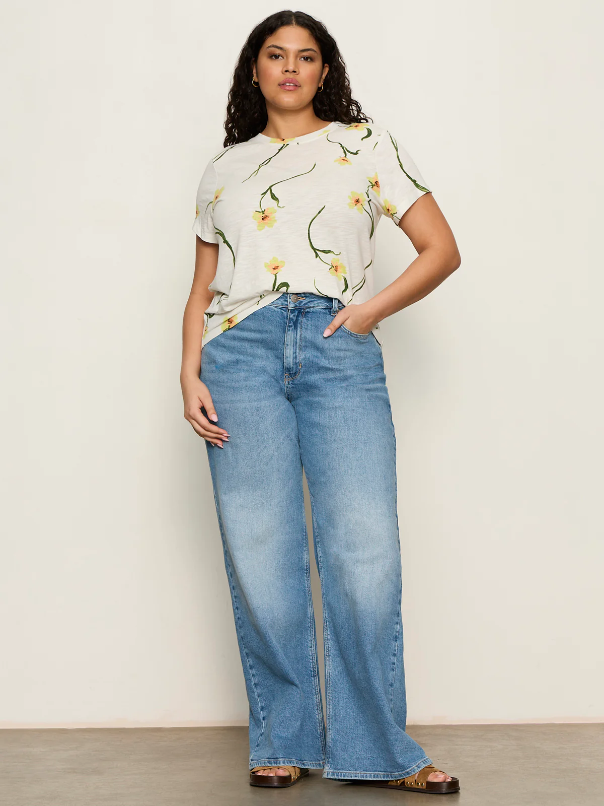 The Perfect Tee Lemon Meadow Extended Sizing - Image 2