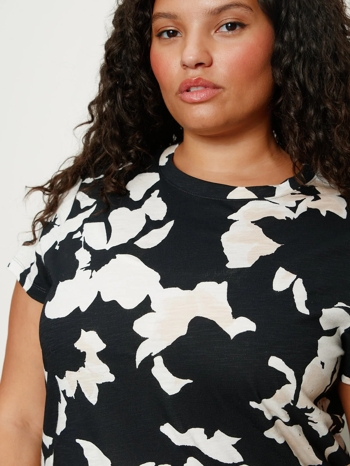 The Perfect Tee Petal Whisper Extended Sizing - Image 5